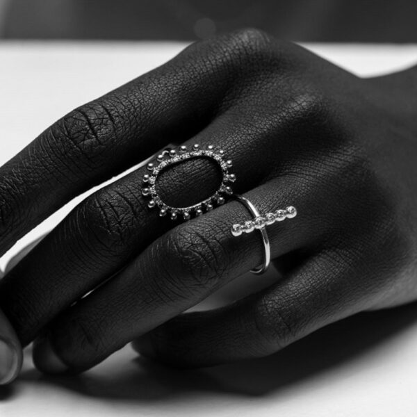 Alternative view of QUEEN - Solid Gold Ring, Blue Sapphires