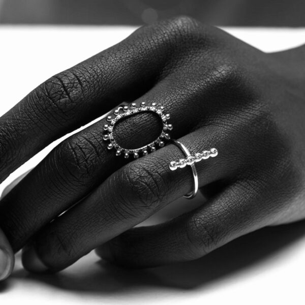 Alternative view of QUEEN - Solid Gold Ring, Diamonds