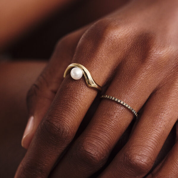 Alternative view of MOON GAZER - Solid Gold Ring, Pearl